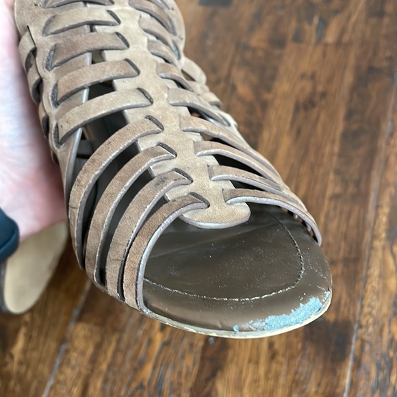 Steve Madden Sandrina Brown 4-5” Heels, Braided Leather Design - Picture 8 of 9